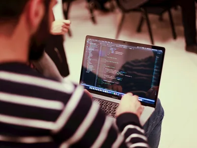 Top 10 laptop học lập trình, cấu hình mạnh, đáng cân nhắc năm 2026