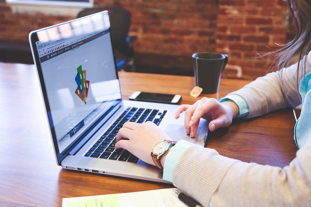 Cấu Hình Laptop Chạy SketchUp: Hướng Dẫn Toàn Diện