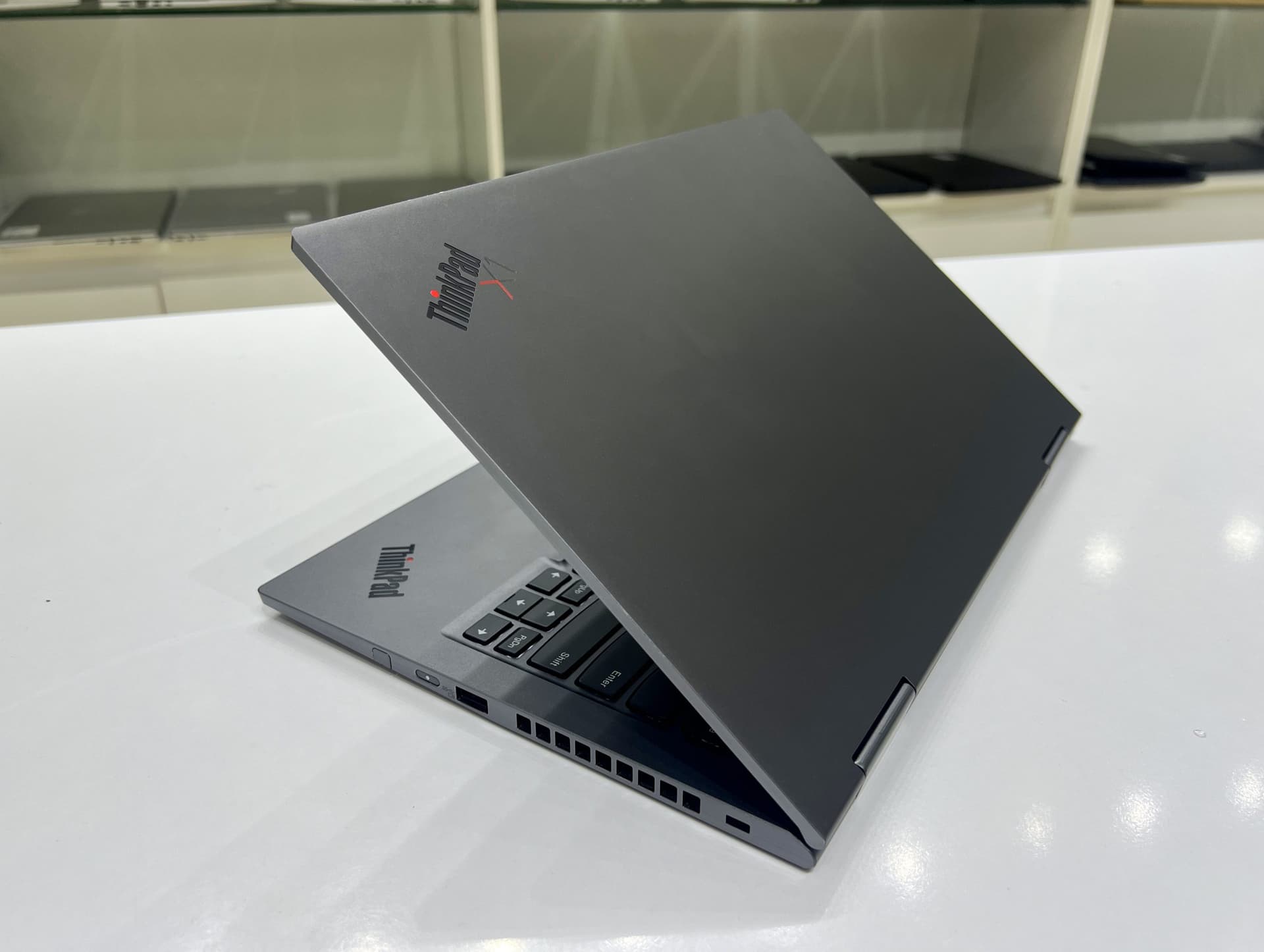 Lenovo Thinkpad X1 Yoga Gen 4 i7 - Ultrabook, Xoay gập 360 (2019)
