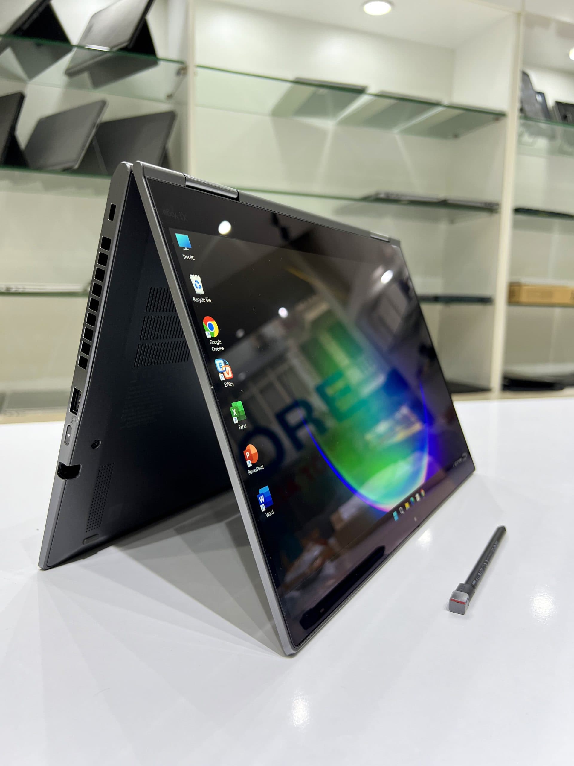 Lenovo Thinkpad X1 Yoga Gen 4 i7 - Ultrabook, Xoay gập 360 (2019)