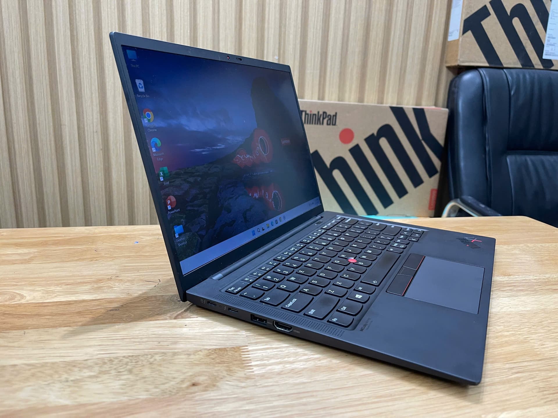 Lenovo Thinkpad X1 Carbon Gen 9  Core i5