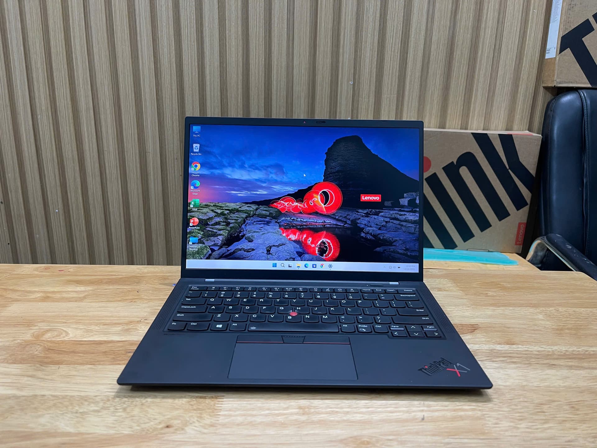 Lenovo Thinkpad X1 Carbon Gen 9  Core i5