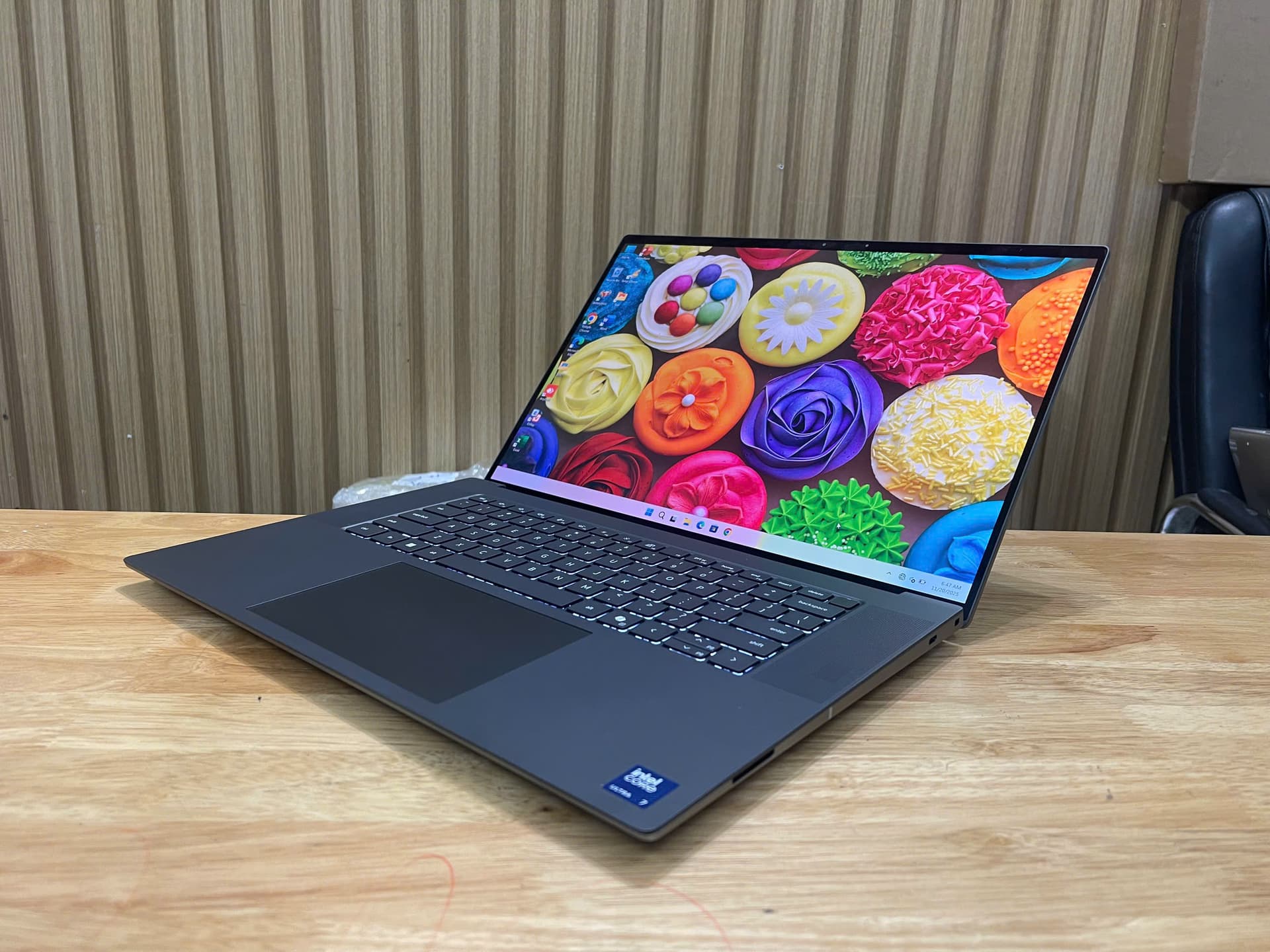 Laptop DELL Precision 5690 4k OLED RTX A2000 Ada