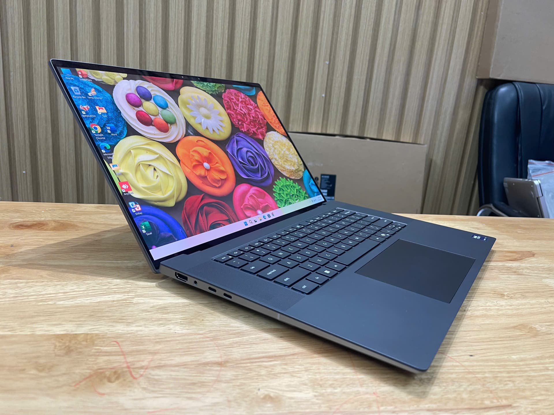 Laptop DELL Precision 5690 4k OLED RTX A2000 Ada