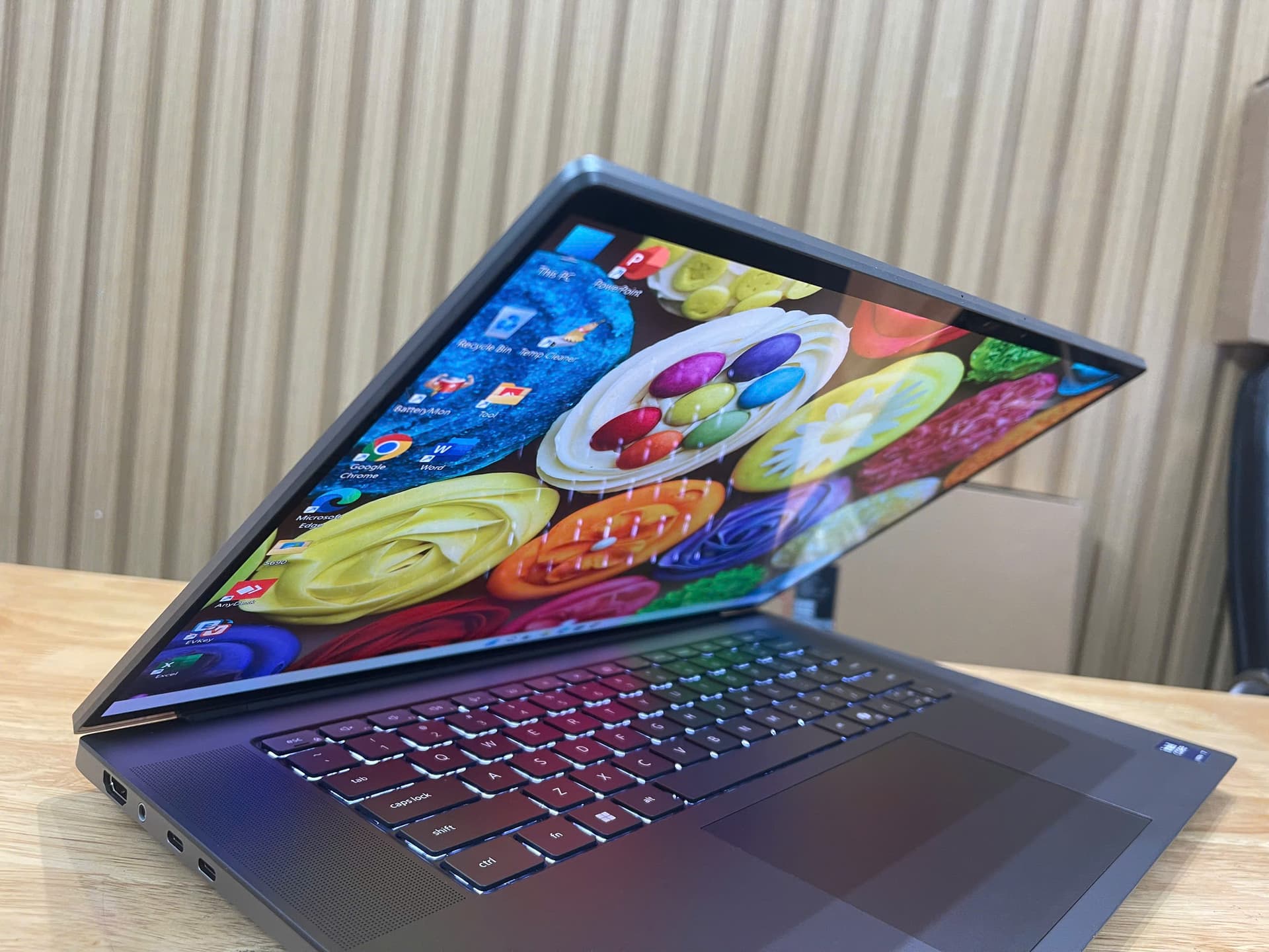 Laptop DELL Precision 5690 4k OLED RTX A2000 Ada