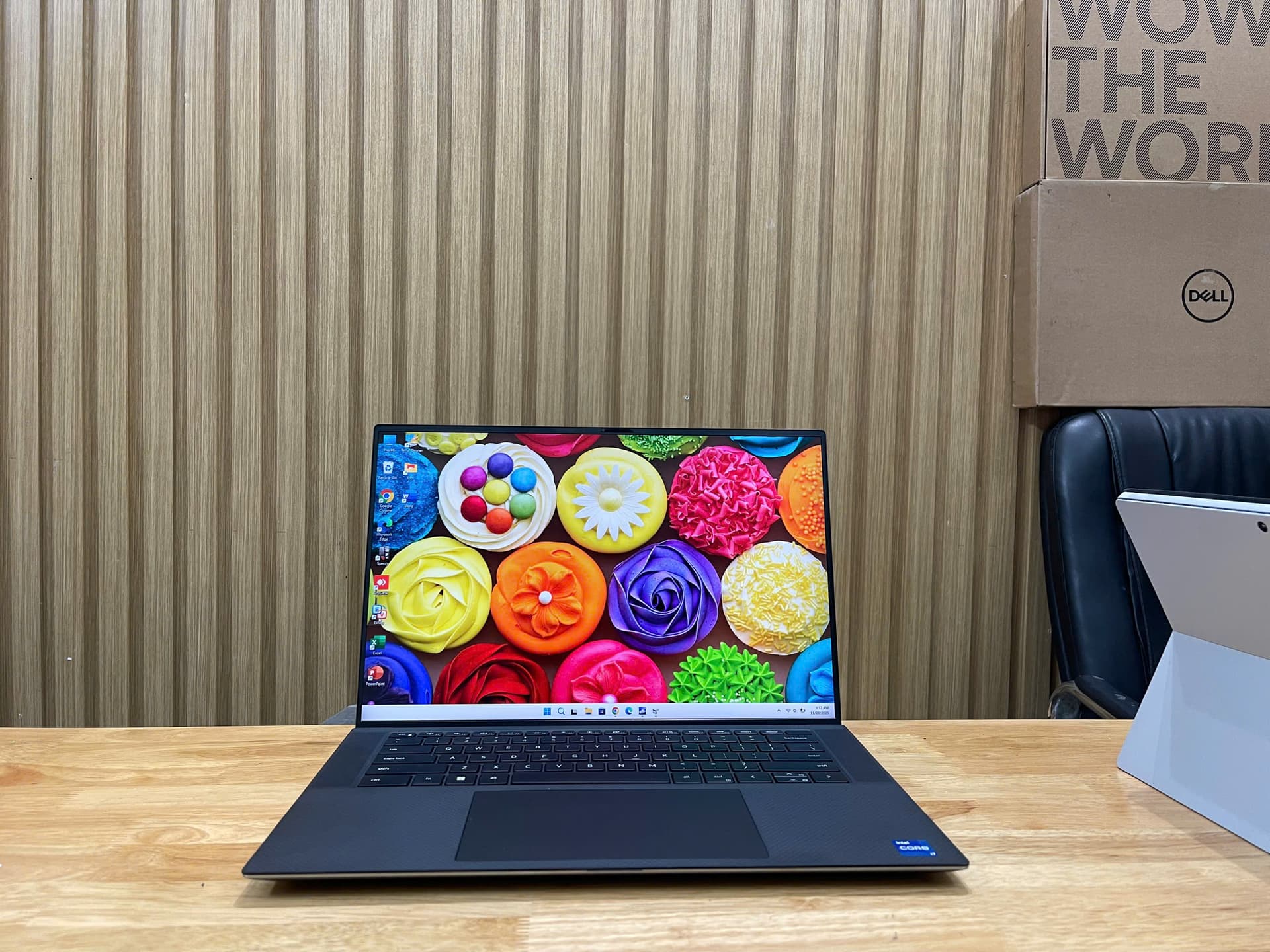 Laptop DELL Precision 5560 Mobile Workstation (2021) - CORE I7 11850H / 32GB / 512GB SSD/ QUADRO T1200 4GB