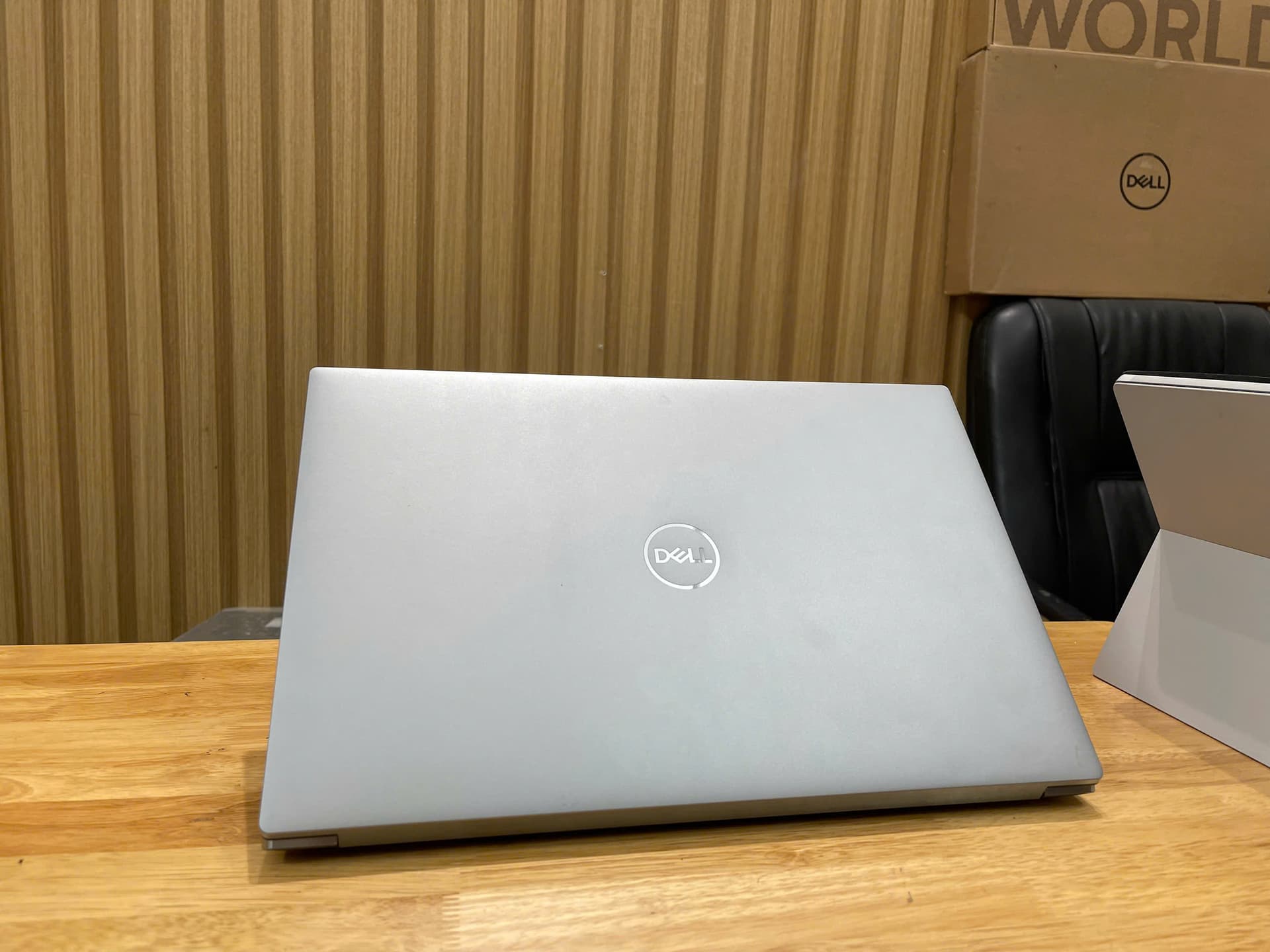Laptop DELL Precision 5560 Mobile Workstation (2021) - CORE I7 11850H / 32GB / 512GB SSD/ QUADRO T1200 4GB