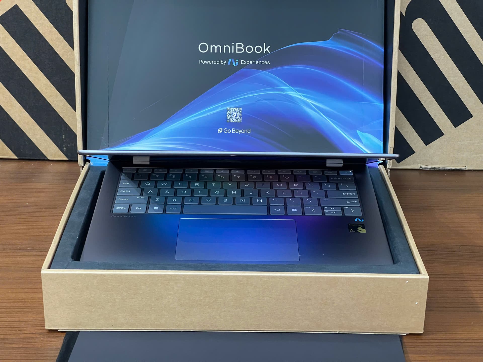 HP OmniBook X 14 fe Snapdragon X1E AI 2,2k