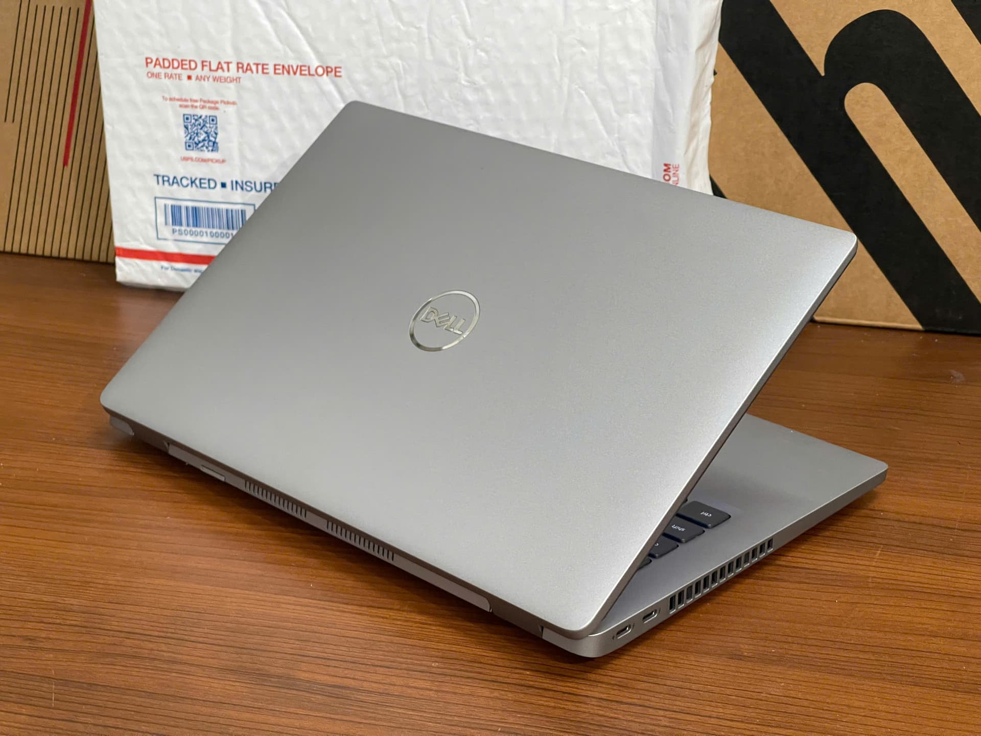 Dell Latitude 5420 I7 1185G7/ Ram 16GB/ SSD 256GB/ 14″ Full HD LAPTOP DOANH NHÂN SIÊU BỀN.