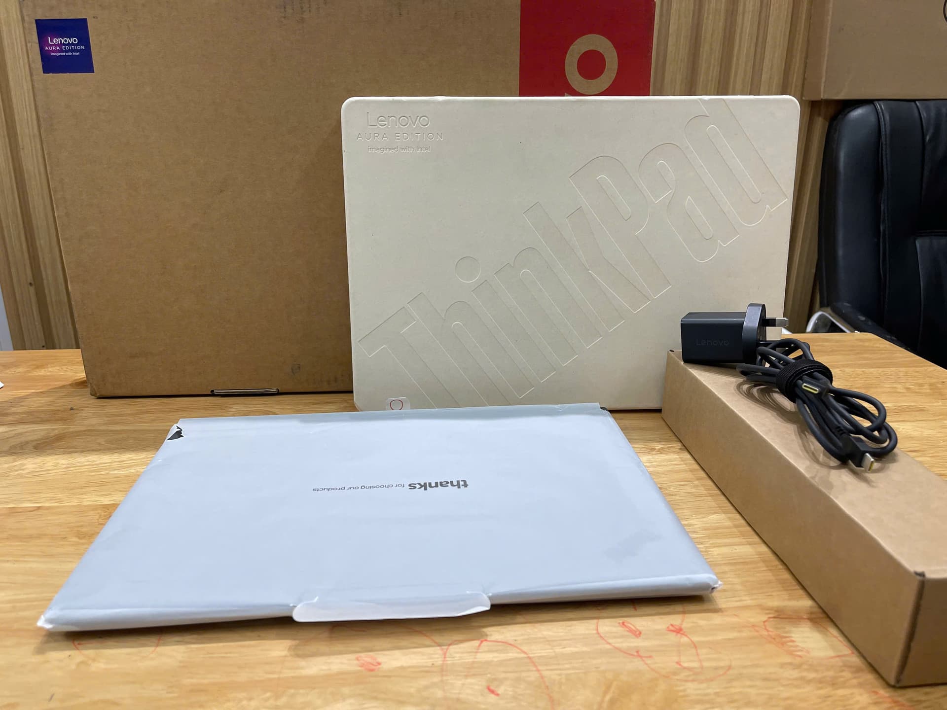 ThinkPad X9 - 15 - 2025 Aura Edition Ultra7-258V/ 32GB/ 1TB/ 2.8K OLED Touch 120Hz