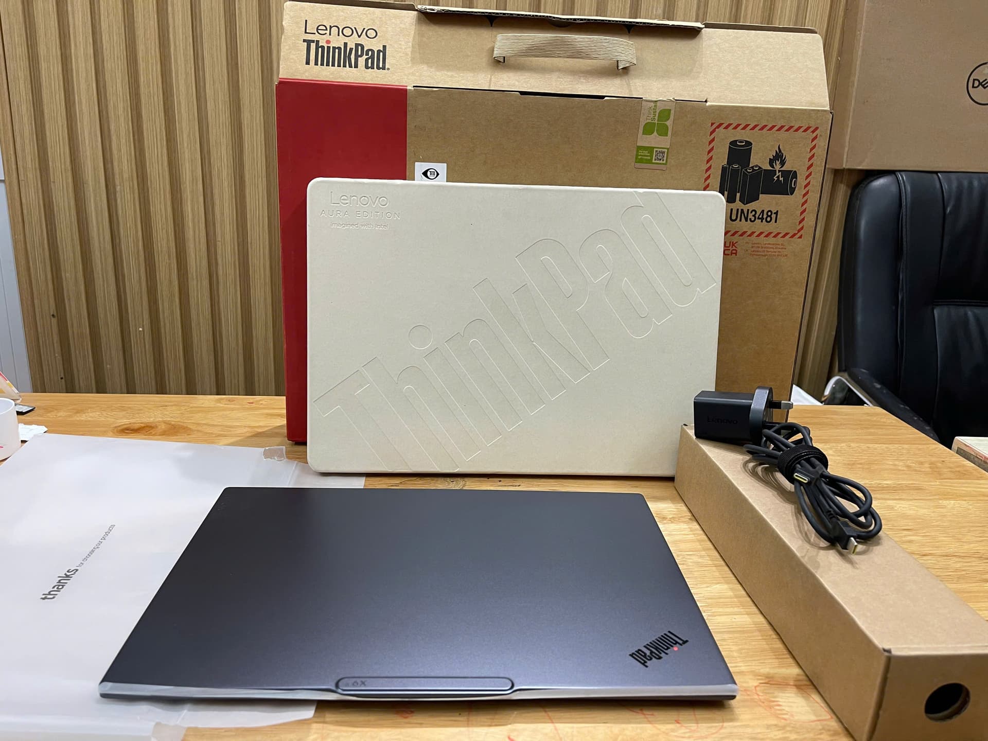 ThinkPad X9 - 15 - 2025 Aura Edition Ultra7-258V/ 32GB/ 1TB/ 2.8K OLED Touch 120Hz