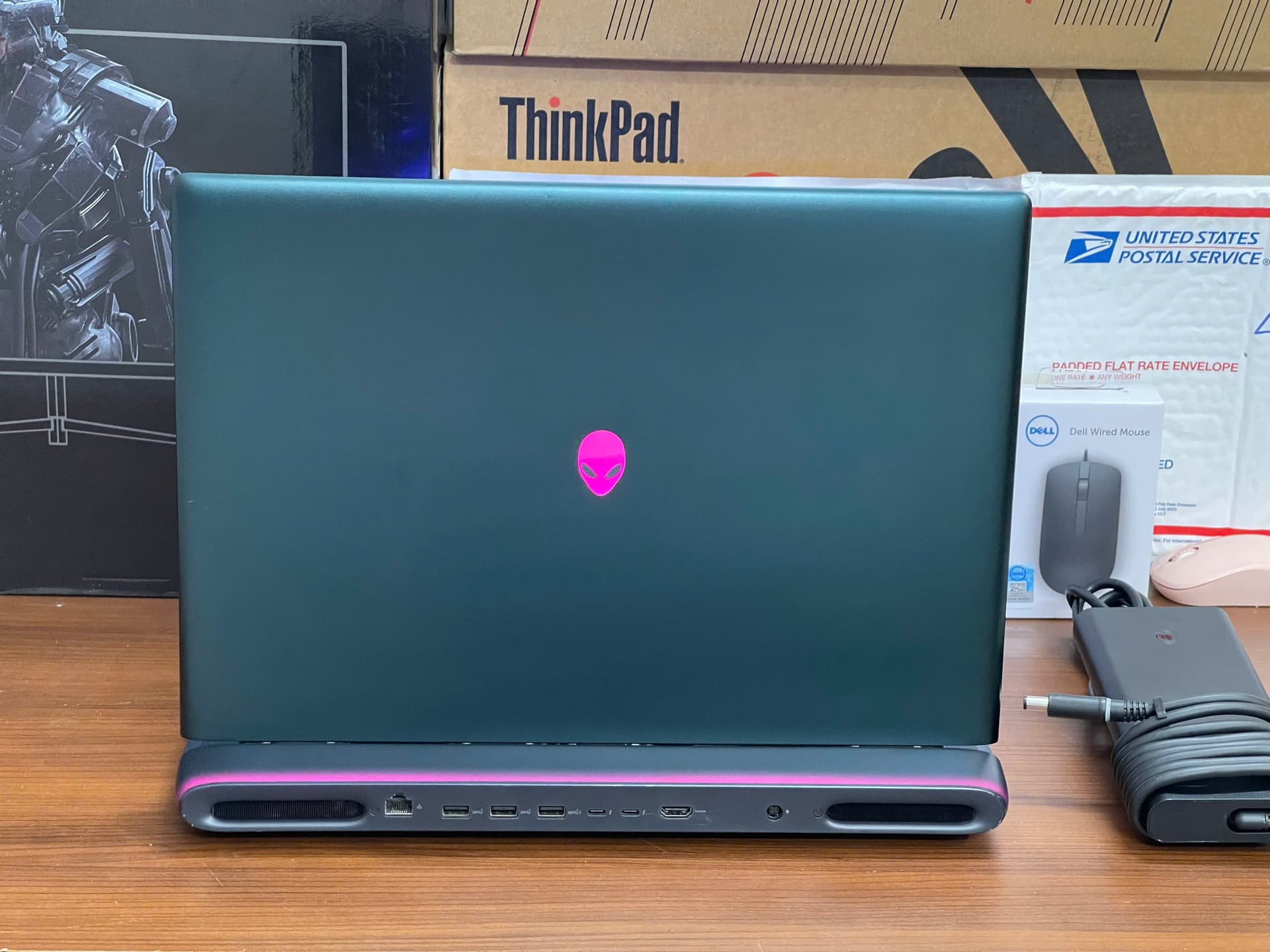 Dell Alienware 18 Area-51 Ultra 9 processor 275HX, RAM 64GB, SSD 2TB, RTX 5090, 18 inch QHD+ 300Hz siêu gaming