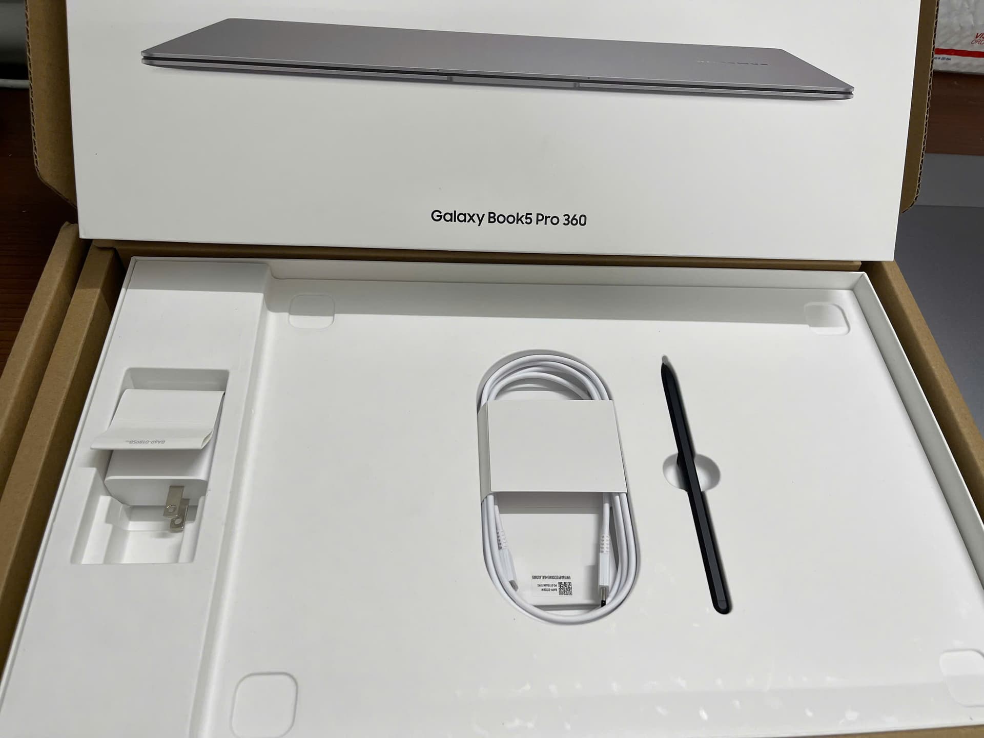 SAMSUNG GALAXY BOOK 5 PRO 360 NP960QHA/ ULTRA 7 256V/16 INCH X360 PEN 2K8 AMOLED 120HZ/OPENBOX