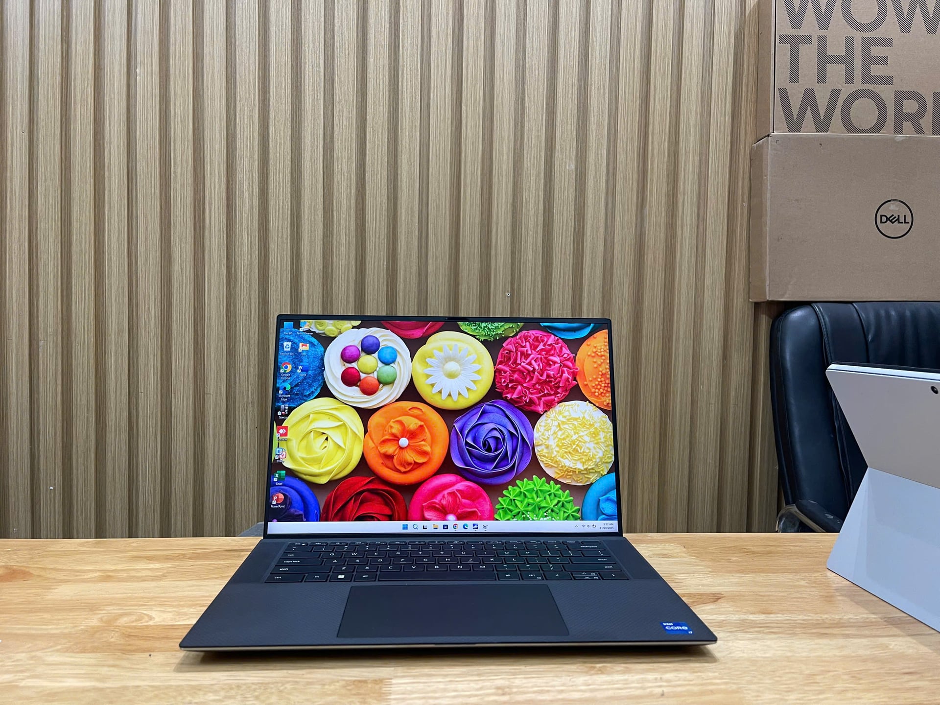 Laptop DELL Precision 5560 Mobile Workstation (2021) - CORE I7 11850H / 32GB / 512GB SSD/ QUADRO T1200 4GB