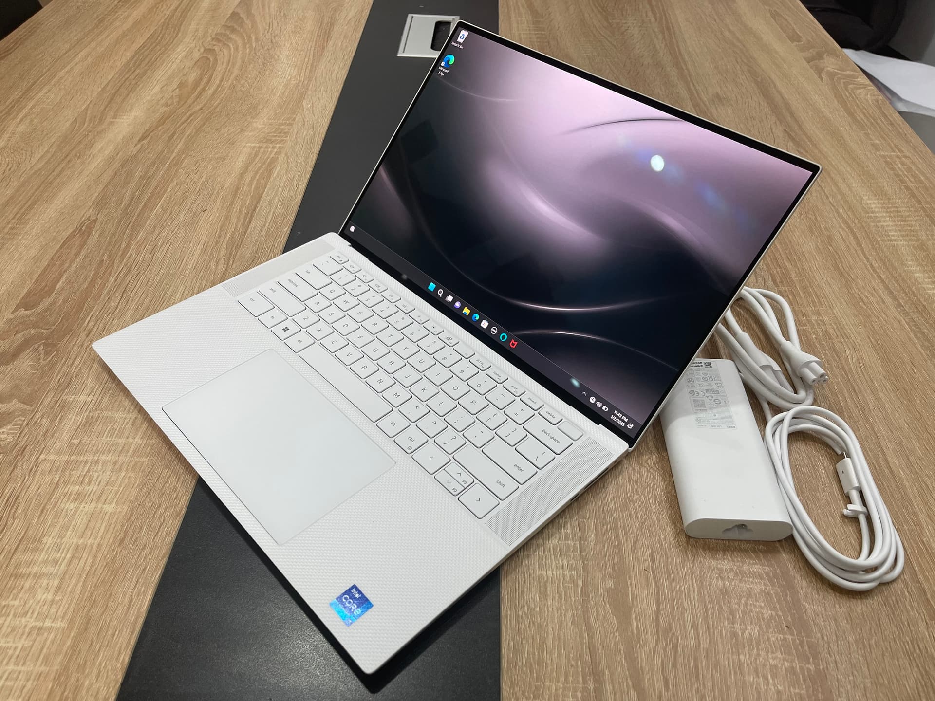 Dell XPS 15 9510 (Trắng) i7 11800H, Cũ Đẹp, Giá Tốt Dell XPS 15 9510 (Trắng) i7 11800H, Cũ Đẹp, Giá Tốt