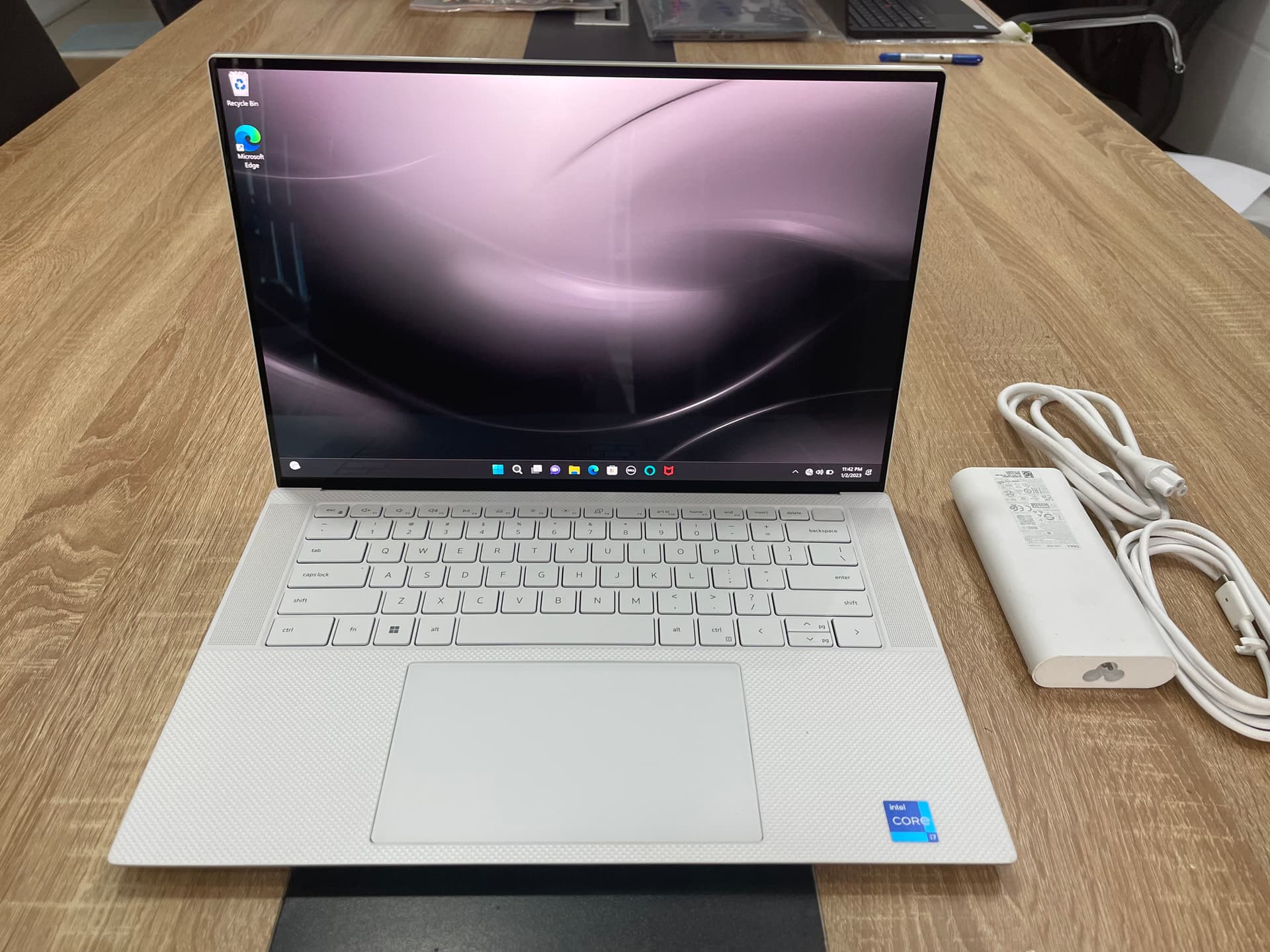 Dell XPS 15 9510 (Trắng) i7 11800H, Cũ Đẹp, Giá Tốt Dell XPS 15 9510 (Trắng) i7 11800H, Cũ Đẹp, Giá Tốt