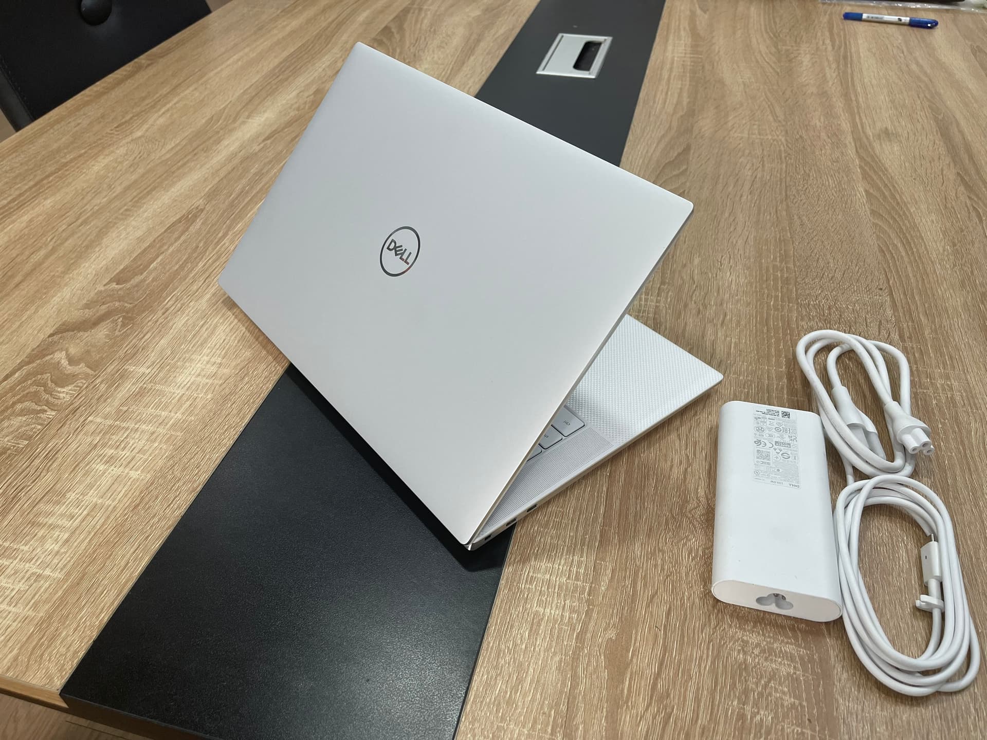 Dell XPS 15 9510 (Trắng) i7 11800H, Cũ Đẹp, Giá Tốt Dell XPS 15 9510 (Trắng) i7 11800H, Cũ Đẹp, Giá Tốt