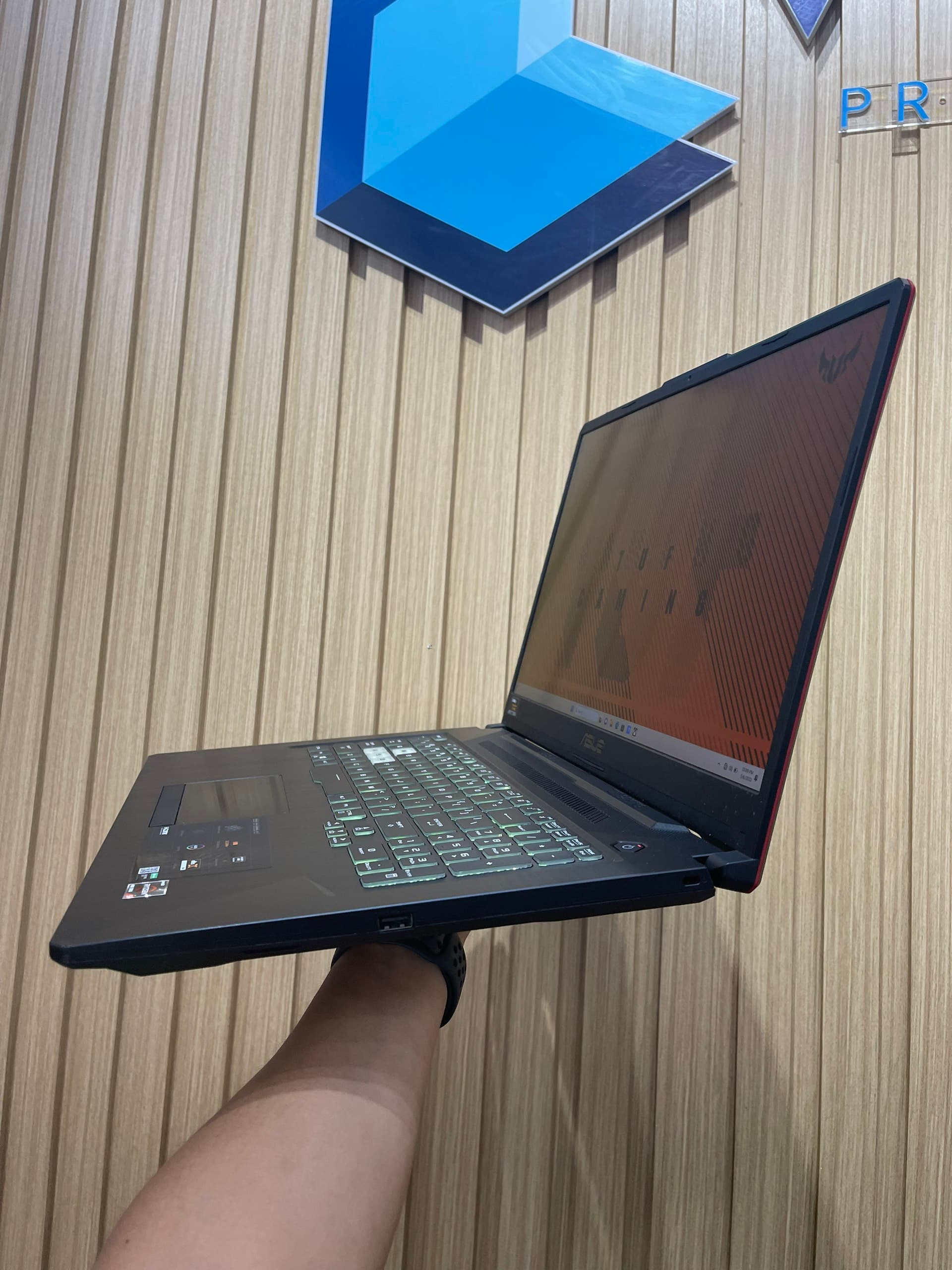 Asus Tuf A17 R5 4600H GTX1650, 17.3” FHD 144Hz Asus Tuf A17 R5 4600H GTX1650, 17.3” FHD 144Hz