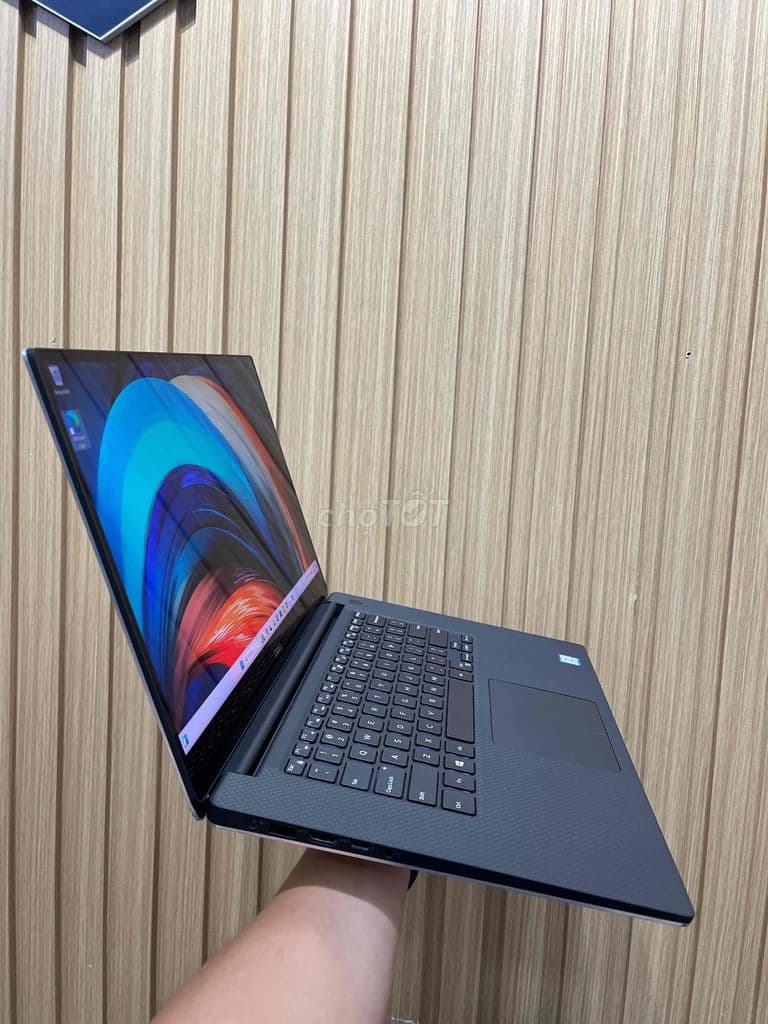 Dell Xps 15 i9 8950HK 32G 1TB 1050Ti UHD 4K Touch Dell Xps 15 i9 8950HK 32G 1TB 1050Ti UHD 4K Touch