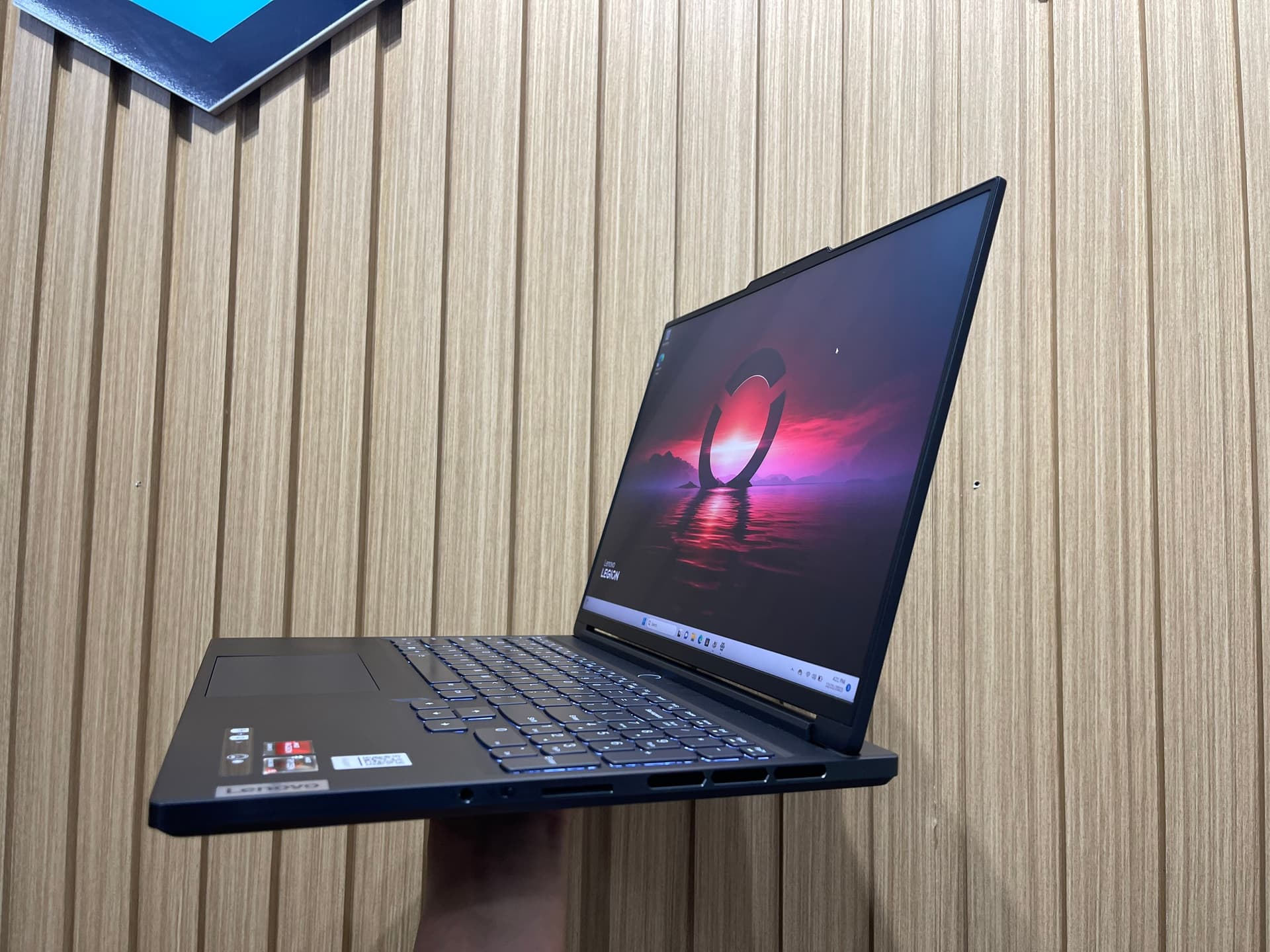 Legion S7-2023 Ryzen 9 6900HX 16”2,5K 165Hz VGA8GB Legion S7-2023 Ryzen 9 6900HX 16”2,5K 165Hz VGA8GB