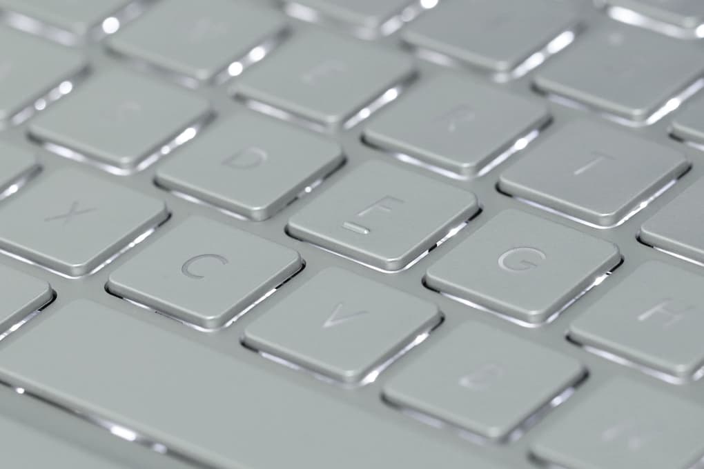 Asus Zenbook UX533FD I5 8265U/ RAM 8GB SSD 256GB/ GTX 1050/ FULL HD/ TRÀN VIỀN VÀNG GOLD/ GIÁ RẺ i5 8265U/GTX 1050/8GB /512GB /15.6" FHD Asus Zenbook UX533FD I5 8265U/ RAM 8GB SSD 256GB/ GTX 1050/ FULL HD/ TRÀN VIỀN VÀNG GOLD/ GIÁ RẺ i5 8265U/GTX 1050/8GB /512GB /15.6" FHD