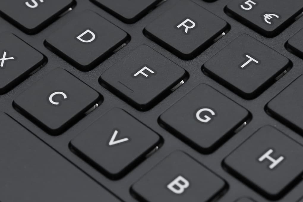 Laptop Dell Inspiron N3576/ i5 8250U 8CPUS/ SSD128+500G/ Vga Radeon 520 i5 8250U/AMD TM520/16GB /128GB /15.6: FHD Laptop Dell Inspiron N3576/ i5 8250U 8CPUS/ SSD128+500G/ Vga Radeon 520 i5 8250U/AMD TM520/16GB /128GB /15.6: FHD