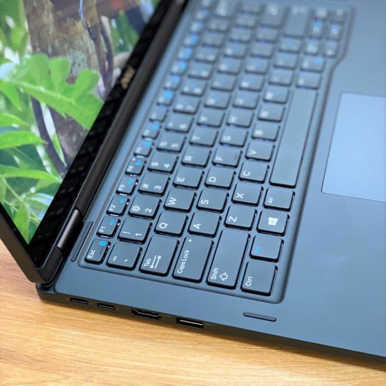 Dell Latitude 7390 Core i7 8650U RAM 8GB SSD 256GB i7 8665U/intel UHD /16GB /512GB /13.3" FHD Dell Latitude 7390 Core i7 8650U RAM 8GB SSD 256GB i7 8665U/intel UHD /16GB /512GB /13.3" FHD