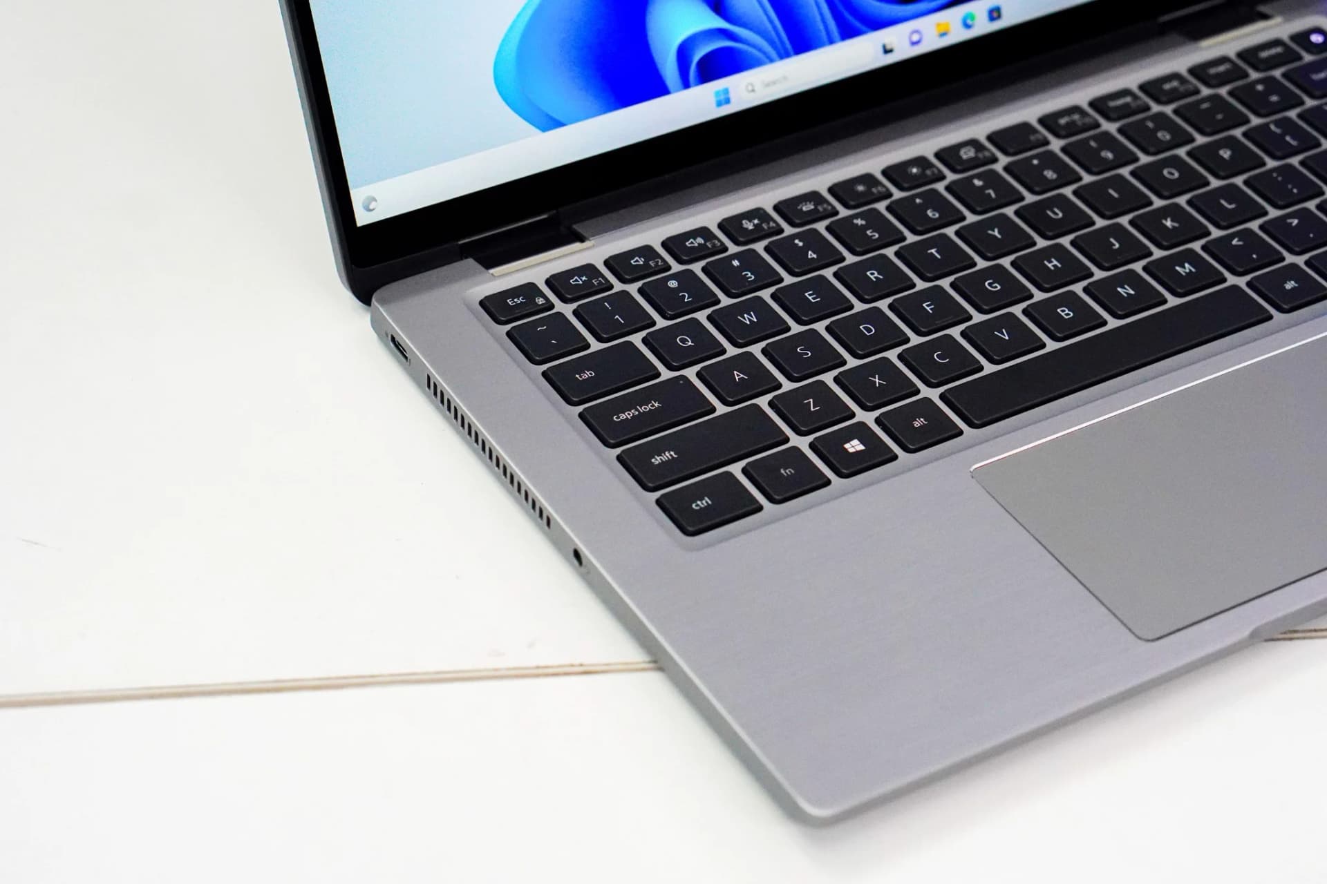 Laptop Dell Latitude 7420 2in1 i7 1165G7/ RAM 16GB SSD 512GB Laptop Dell Latitude 7420 2in1 i7 1165G7/ RAM 16GB SSD 512GB