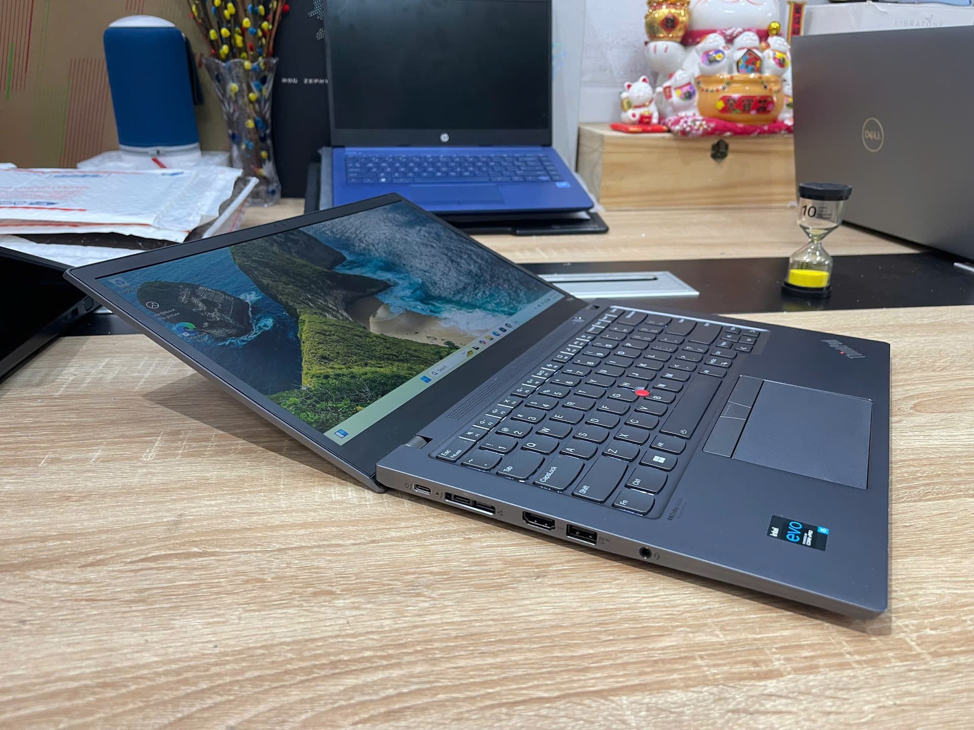 Laptop LENOVO THINKPAD T14S GEN 2 i5 1145G7 2021/ RAM 8GB/ SSD 256GB Laptop LENOVO THINKPAD T14S GEN 2 i5 1145G7 2021/ RAM 8GB/ SSD 256GB