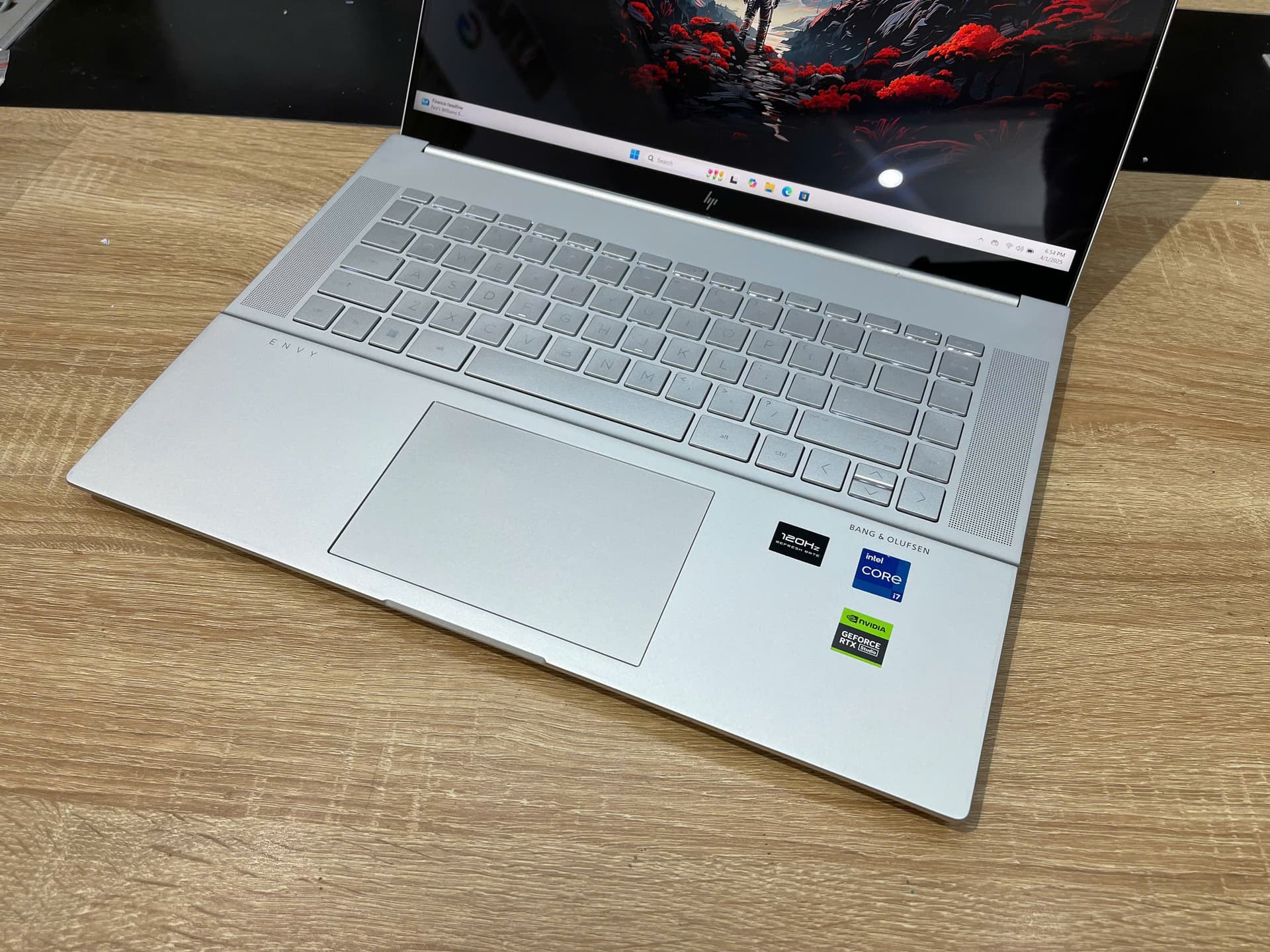 HP Envy 16 i7 13700H RTX 4060 16 QHD 120Hz HP Envy 16 i7 13700H RTX 4060 16 QHD 120Hz