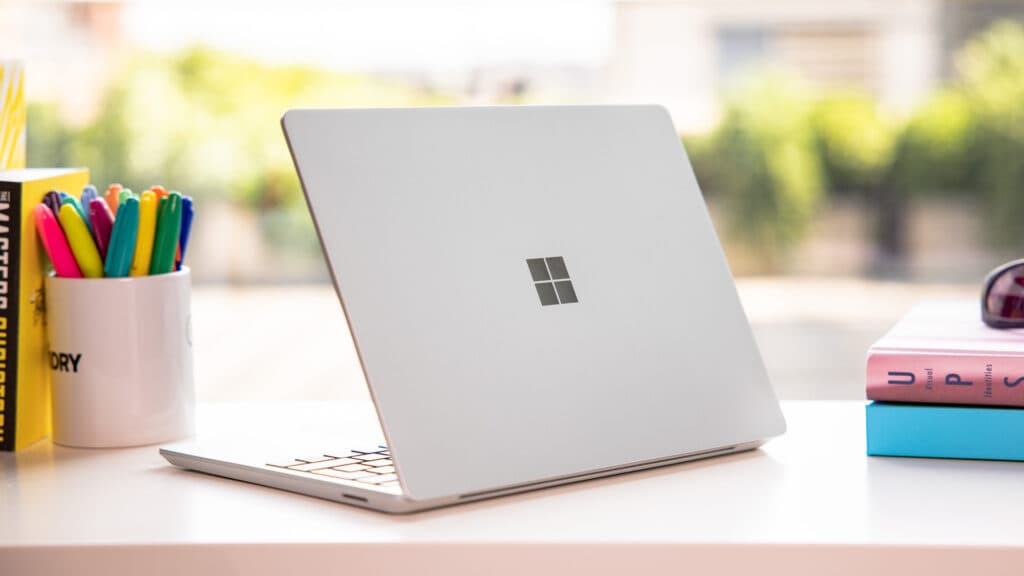 Microsoft Surface Go i5 1035G1/8G/256GB/12.4inch Cảm Ứng Cũ Microsoft Surface Go i5 1035G1/8G/256GB/12.4inch Cảm Ứng Cũ