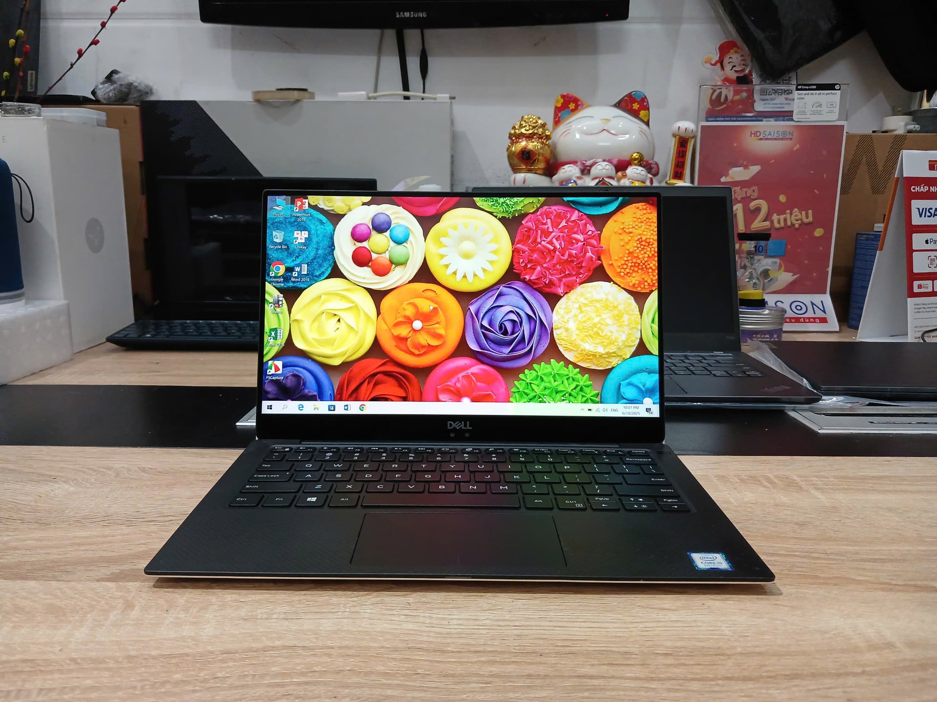 Dell XPS 9370 Core i5 8250U/ 8GB/ 256GB/ 13 inch FHD Dell XPS 9370 Core i5 8250U/ 8GB/ 256GB/ 13 inch FHD