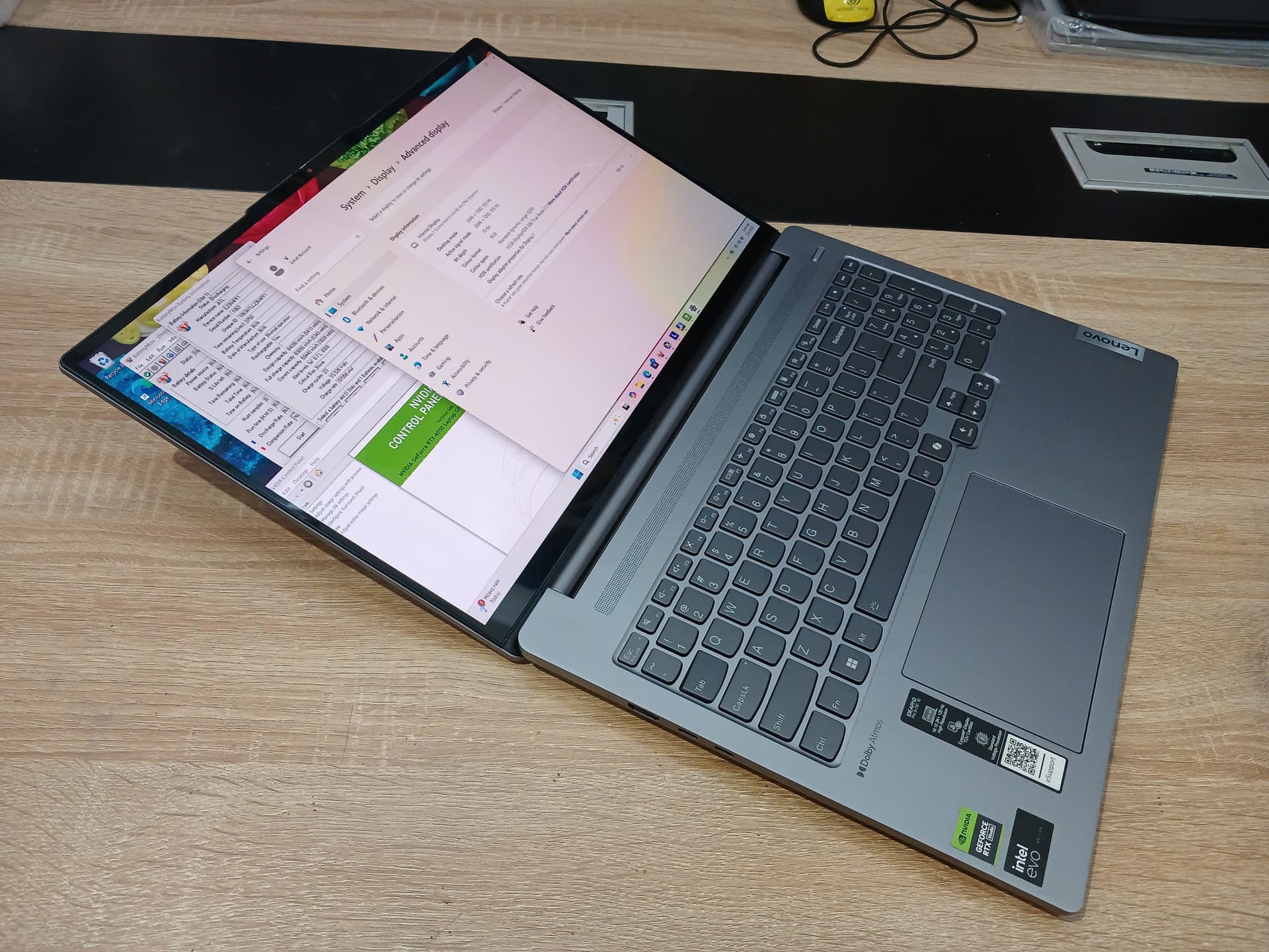 Lenovo IdeaPad Pro 5 Ultra 9 185H 32G RTX 2K 120Hz Lenovo IdeaPad Pro 5 Ultra 9 185H 32G RTX 2K 120Hz