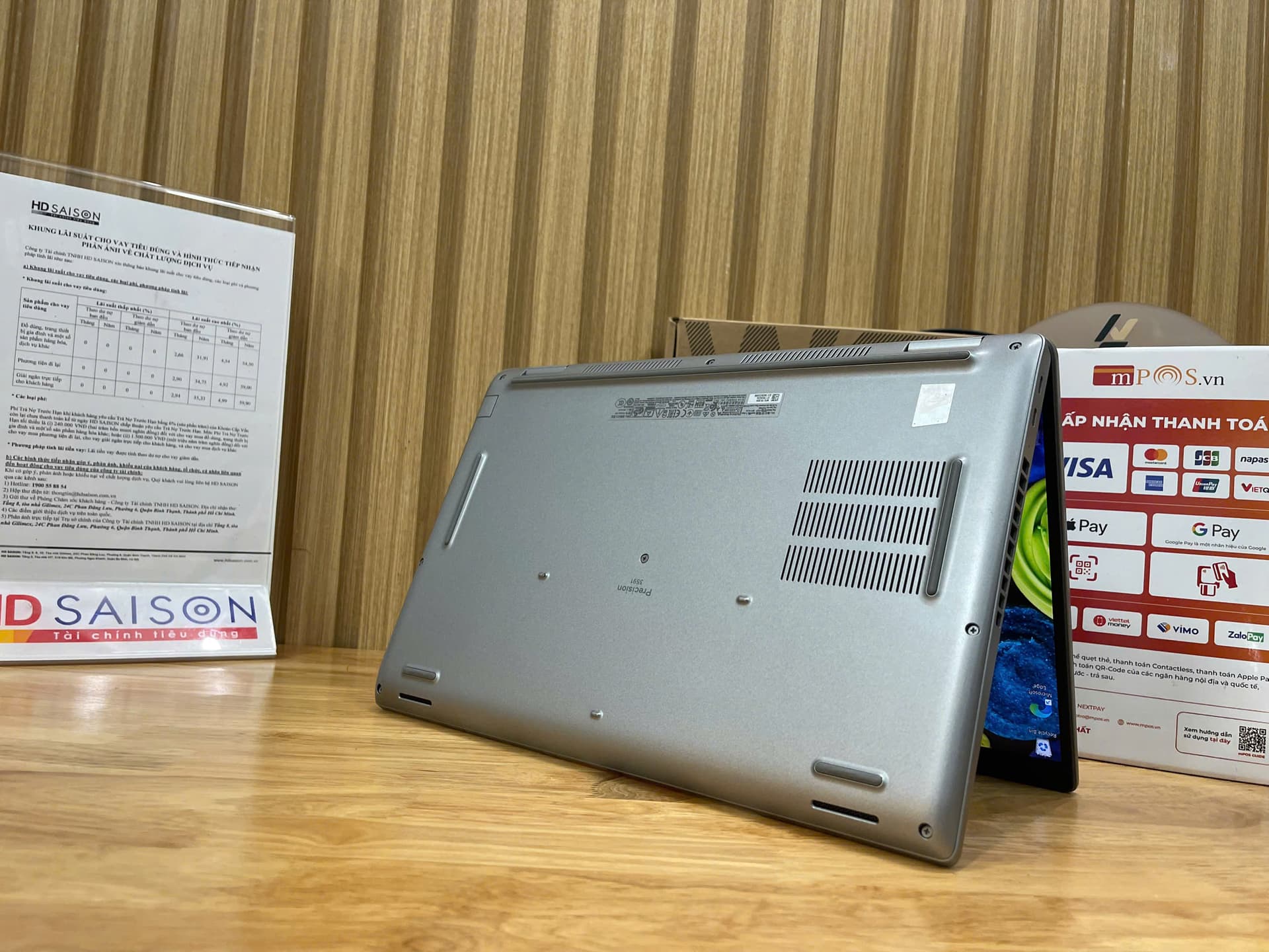 Dell Precision 3591 Ultra 7 RTX 2000 Ada Dell Precision 3591 Ultra 7 RTX 2000 Ada