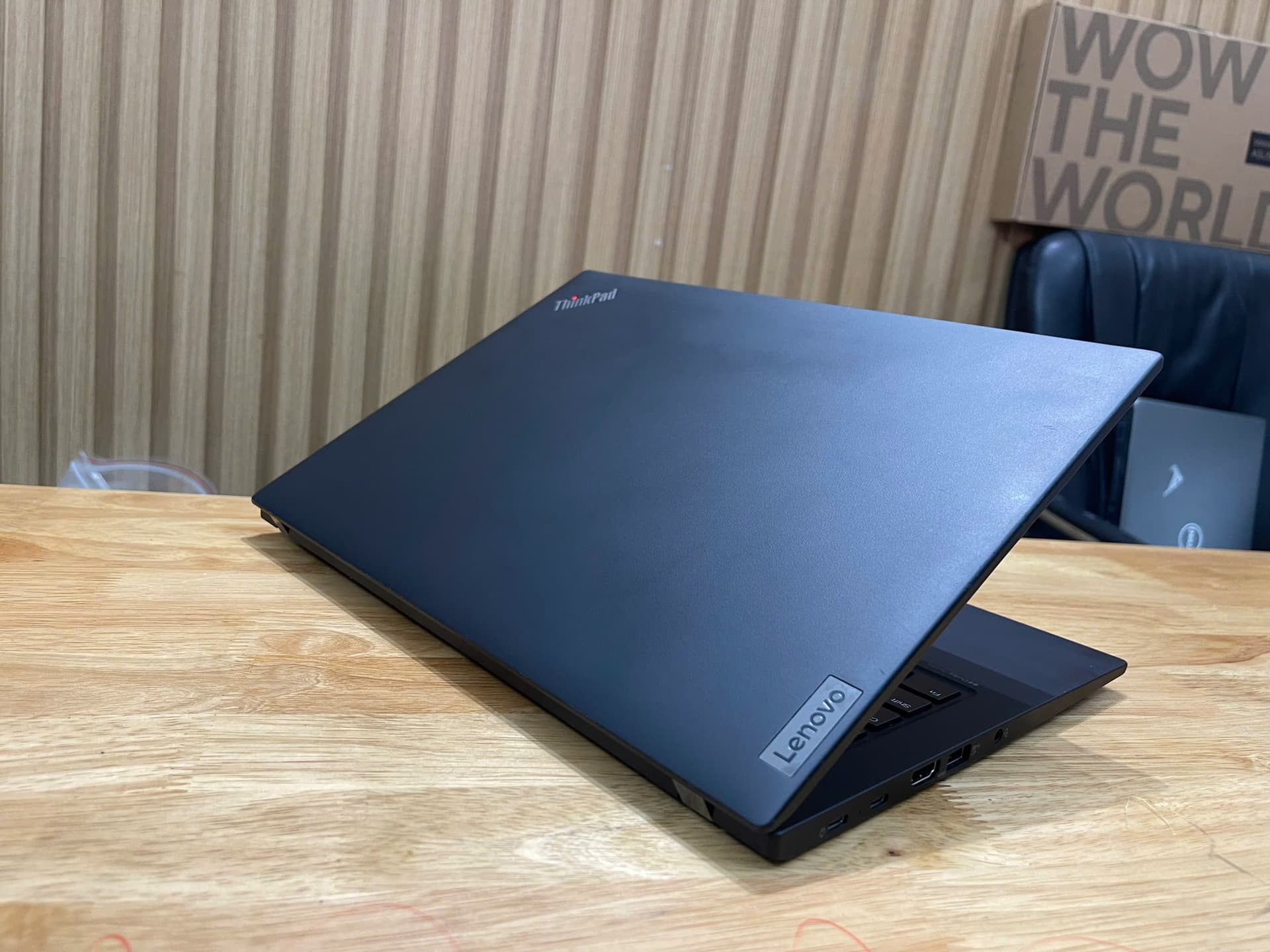 Lenovo ThinkPad T14s Gen 4 AMD Ryzen 7 7840U (2025) Lenovo ThinkPad T14s Gen 4 AMD Ryzen 7 7840U (2025)